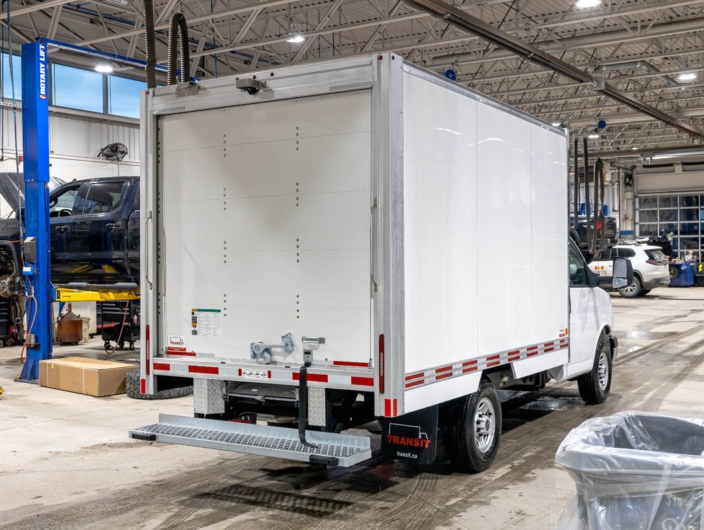 GMC Savana Cutaway 3500  2026 à St-Jérôme, Québec - 8 - w1024h768px
