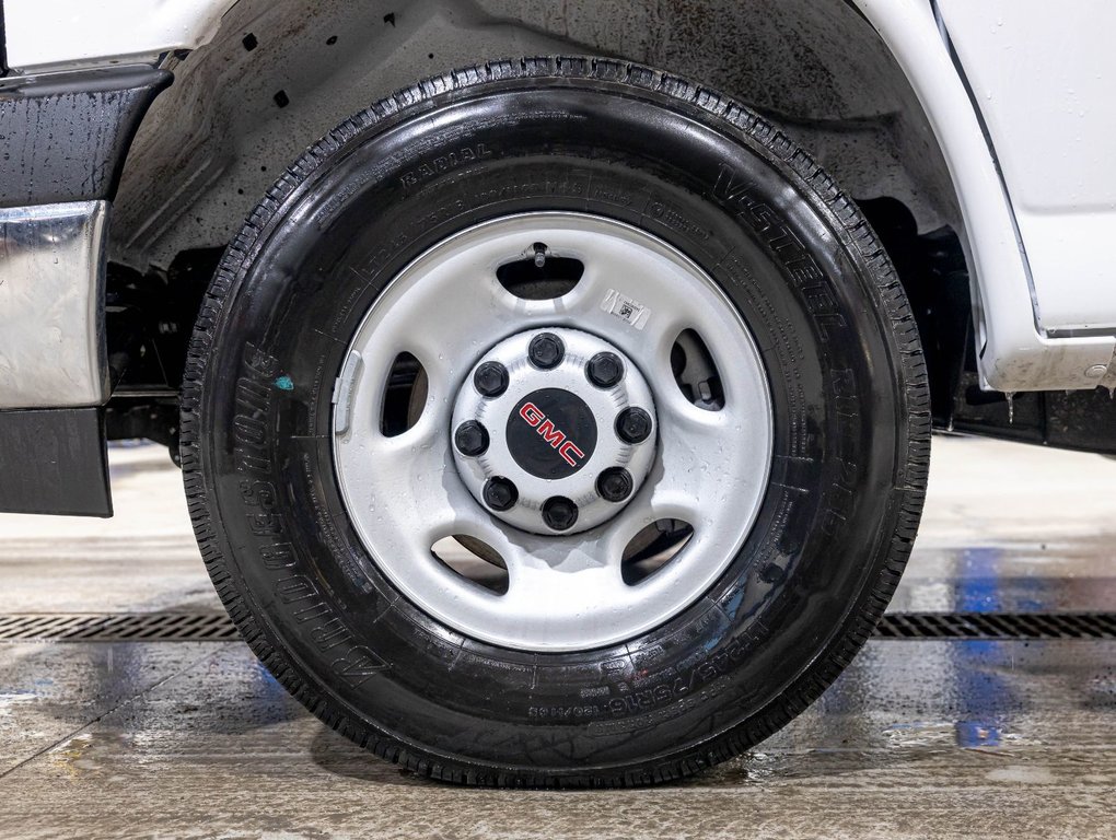 GMC Savana Cutaway 3500  2026 à St-Jérôme, Québec - 25 - w1024h768px