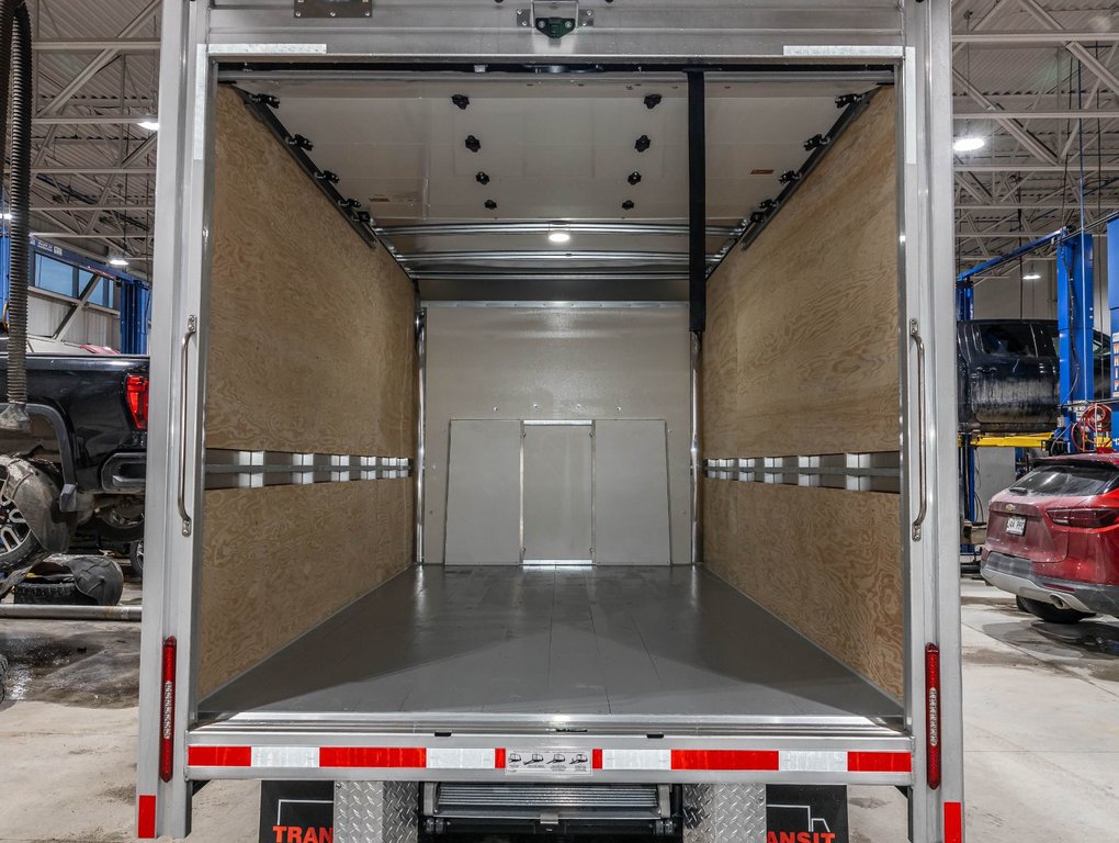 GMC Savana Cutaway 3500  2026 à St-Jérôme, Québec - 23 - w1024h768px