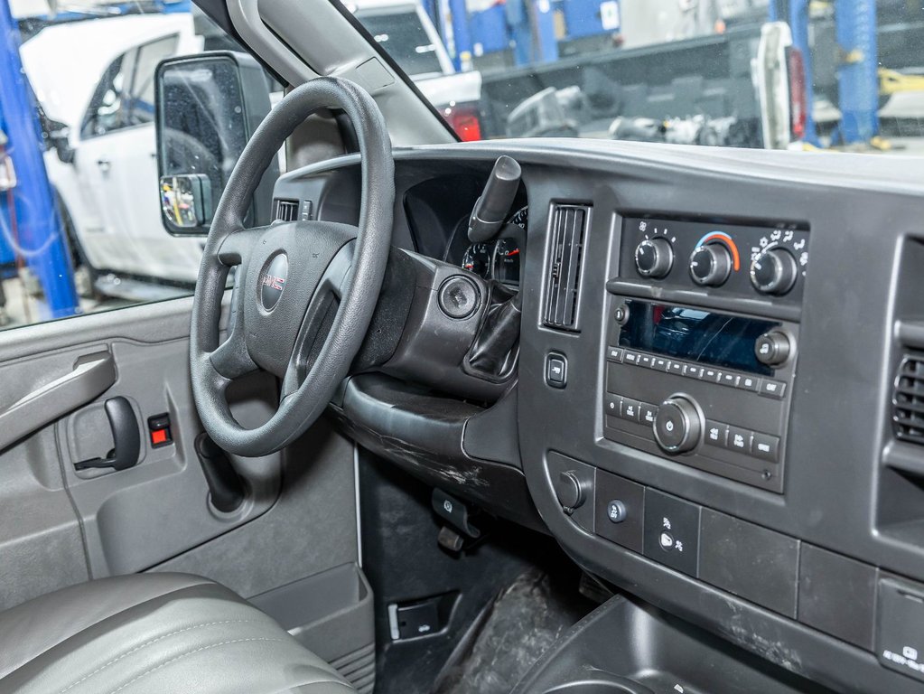 2026 GMC Savana Cutaway 3500 in St-Jérôme, Quebec - 17 - w1024h768px