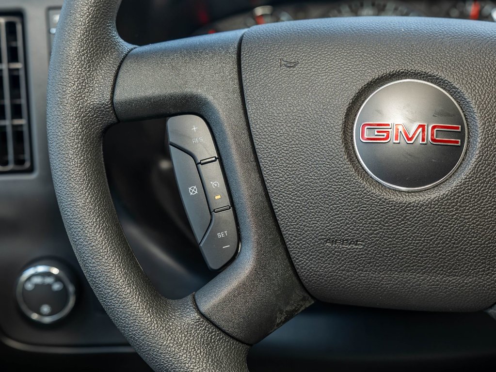 2026 GMC Savana Cutaway 3500 in St-Jérôme, Quebec - 13 - w1024h768px