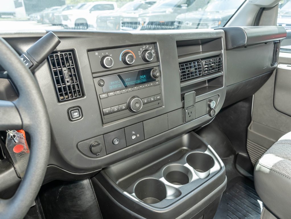 2026 GMC Savana Cutaway 3500 in St-Jérôme, Quebec - 16 - w1024h768px