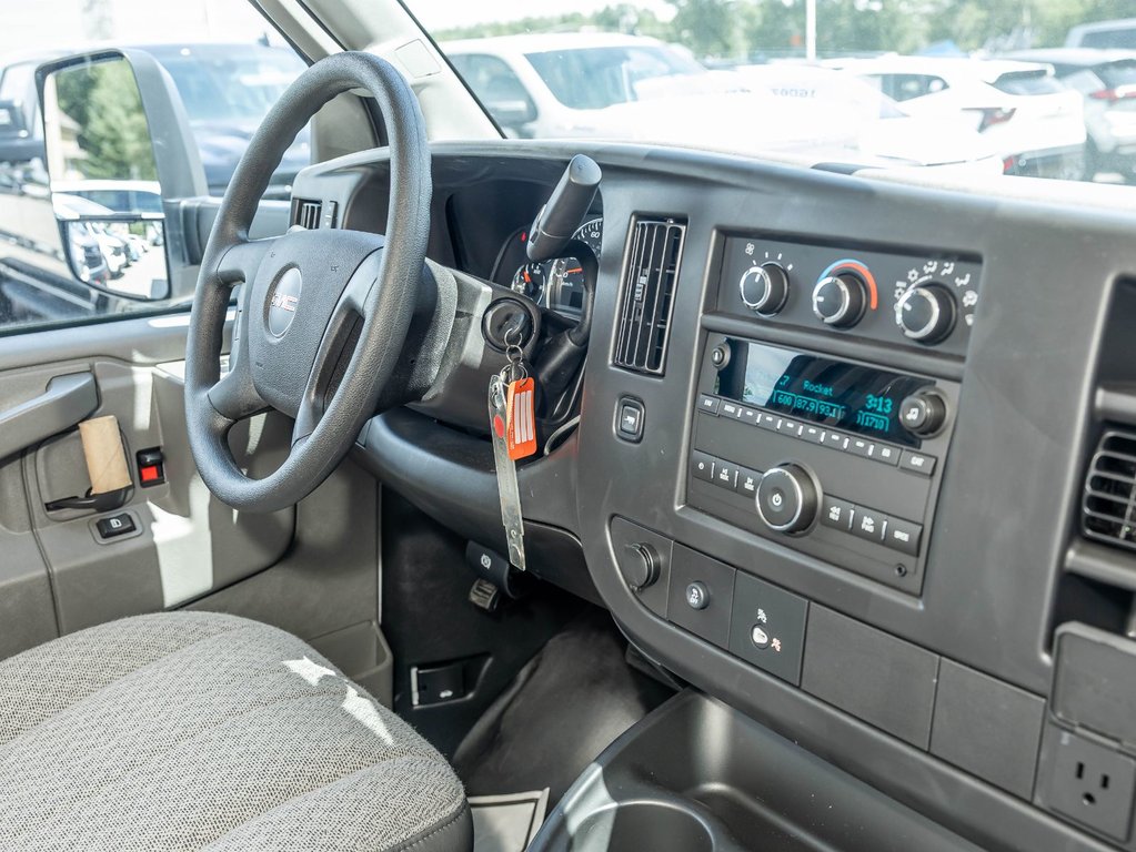 2026 GMC Savana Cutaway 3500 in St-Jérôme, Quebec - 20 - w1024h768px