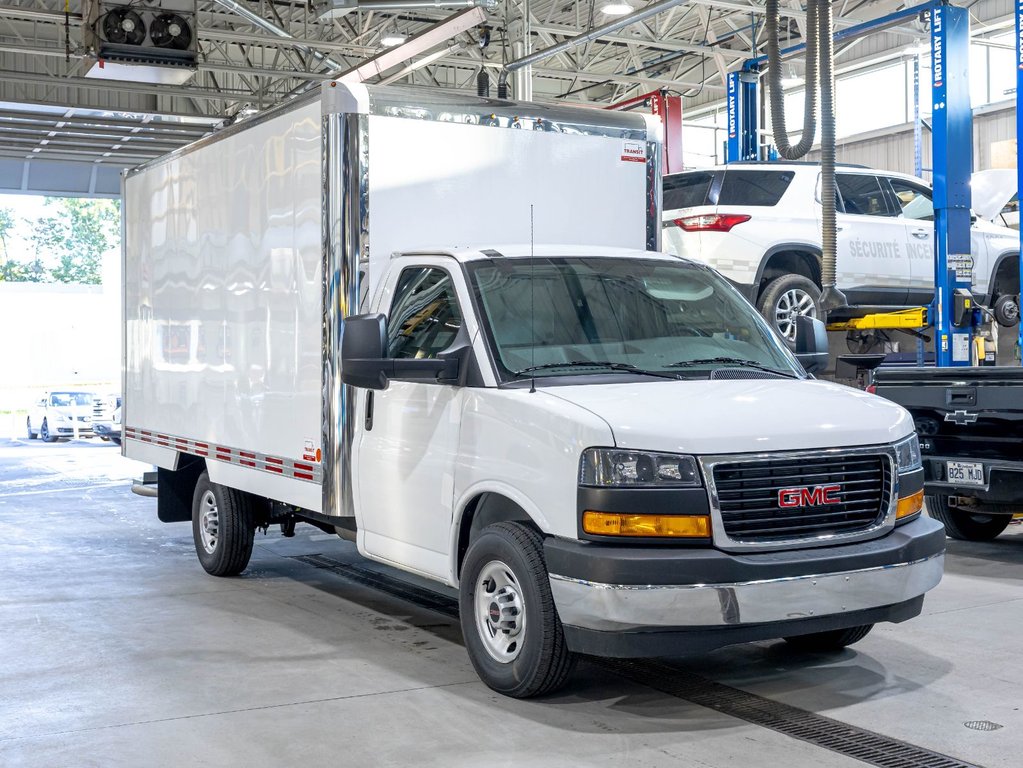 2026 GMC Savana Cutaway 3500 in St-Jérôme, Quebec - 10 - w1024h768px