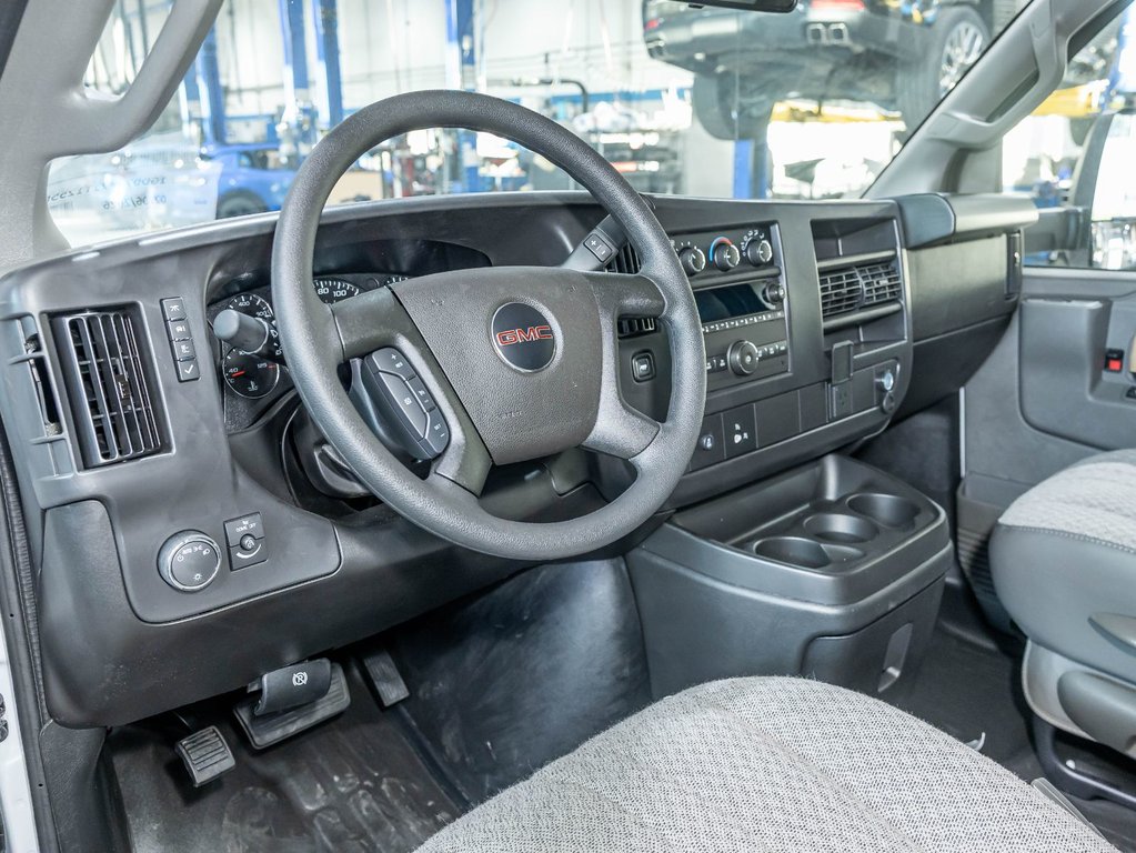 GMC Savana Cutaway 3500  2026 à St-Jérôme, Québec - 12 - w1024h768px