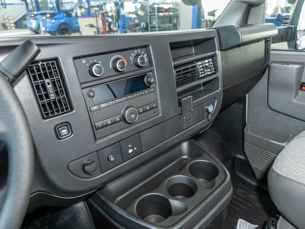 GMC Savana Cutaway 3500  2026 à St-Jérôme, Québec - 15 - w1024h768px