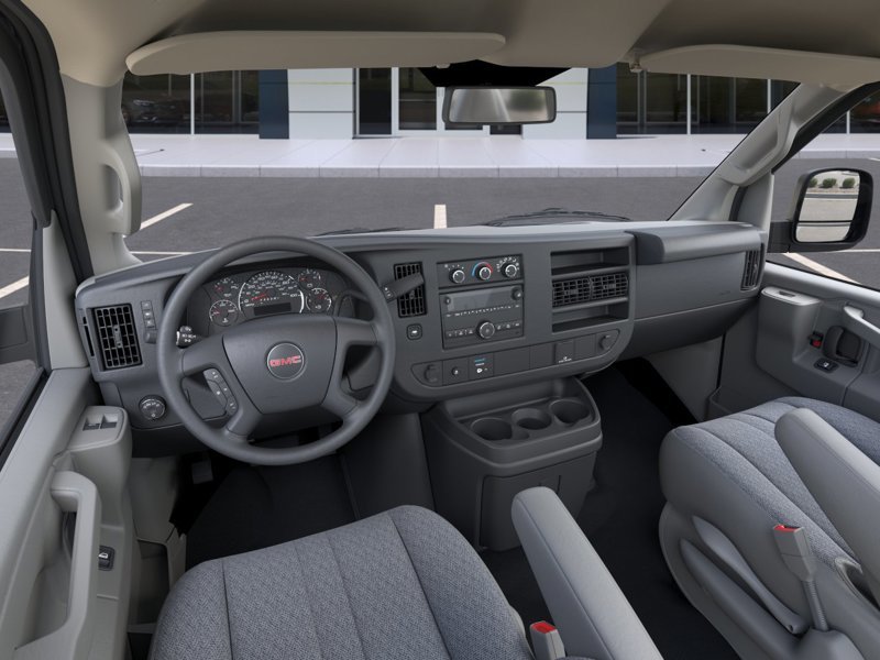 2026 GMC Savana Cutaway 3500 in St-Jérôme, Quebec - 15 - w1024h768px