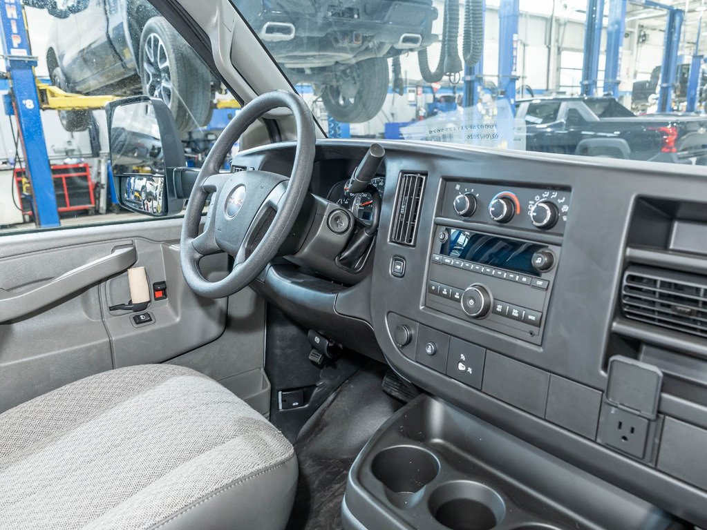 GMC Savana Cutaway 3500  2026 à St-Jérôme, Québec - 19 - w1024h768px