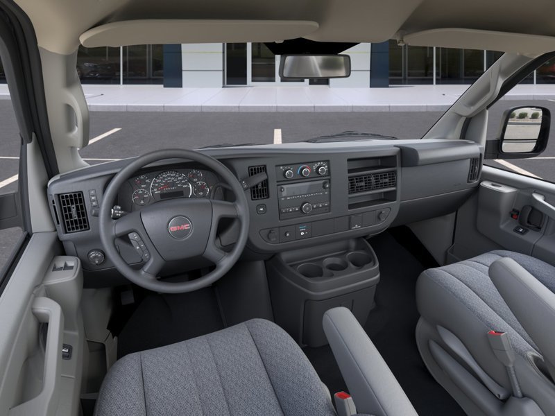 2026 GMC Savana Cutaway 3500 in St-Jérôme, Quebec - 15 - w1024h768px