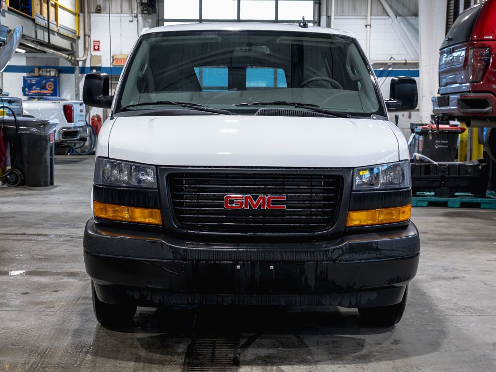2025 GMC Savana Passenger in St-Jérôme, Quebec - 2 - w1024h768px