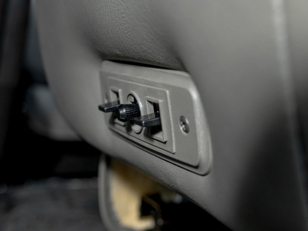 2025 GMC Savana Passenger in St-Jérôme, Quebec - 26 - w1024h768px