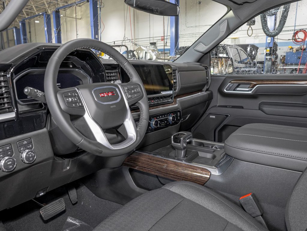 2025 GMC Sierra 1500 in St-Jérôme, Quebec - 12 - w1024h768px