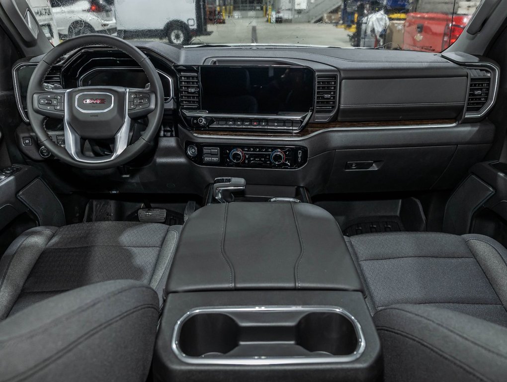 2025 GMC Sierra 1500 in St-Jérôme, Quebec - 4 - w1024h768px
