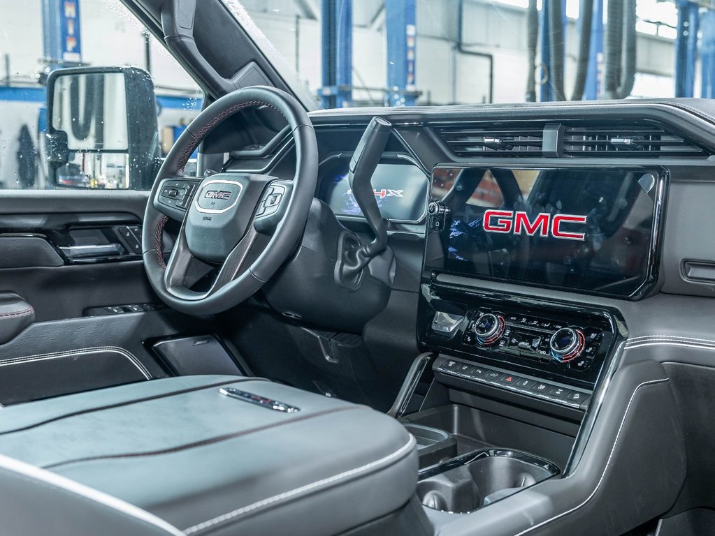 2026 GMC Sierra 2500 HD in St-Jérôme, Quebec - 31 - w1024h768px