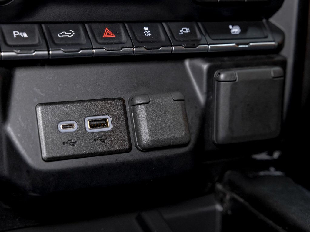 GMC Sierra 3500HD  2023 à St-Jérôme, Québec - 24 - w1024h768px