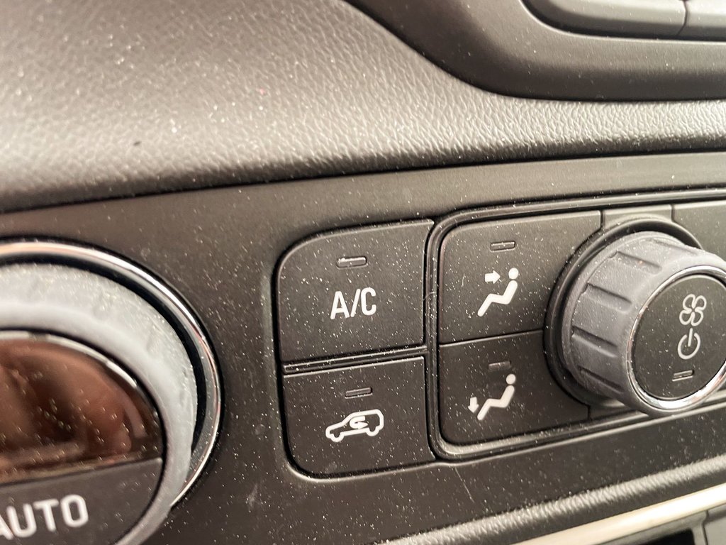 2023 GMC Terrain in St-Jérôme, Quebec - 17 - w1024h768px