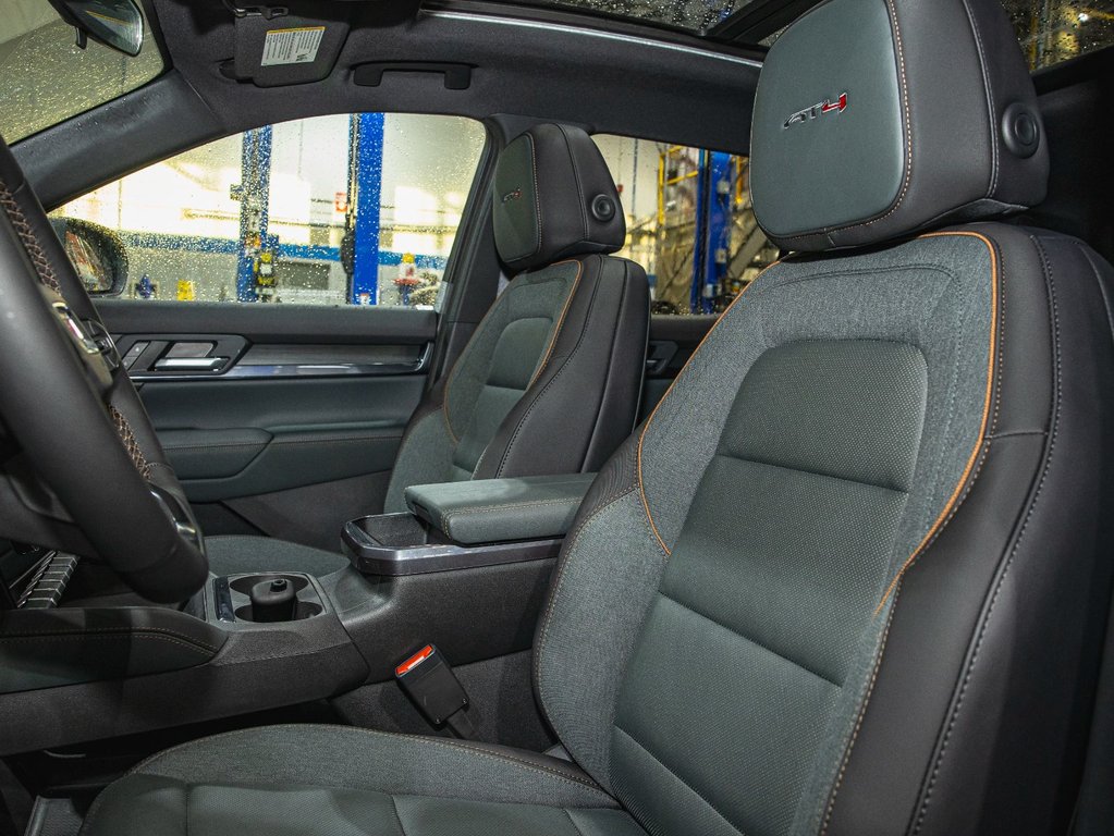 2026 GMC Terrain in St-Jérôme, Quebec - 11 - w1024h768px