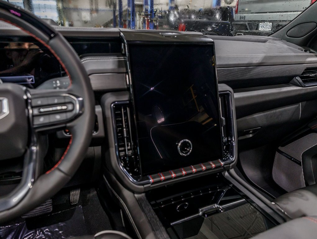 2025 GMC Yukon XL in St-Jérôme, Quebec - 25 - w1024h768px