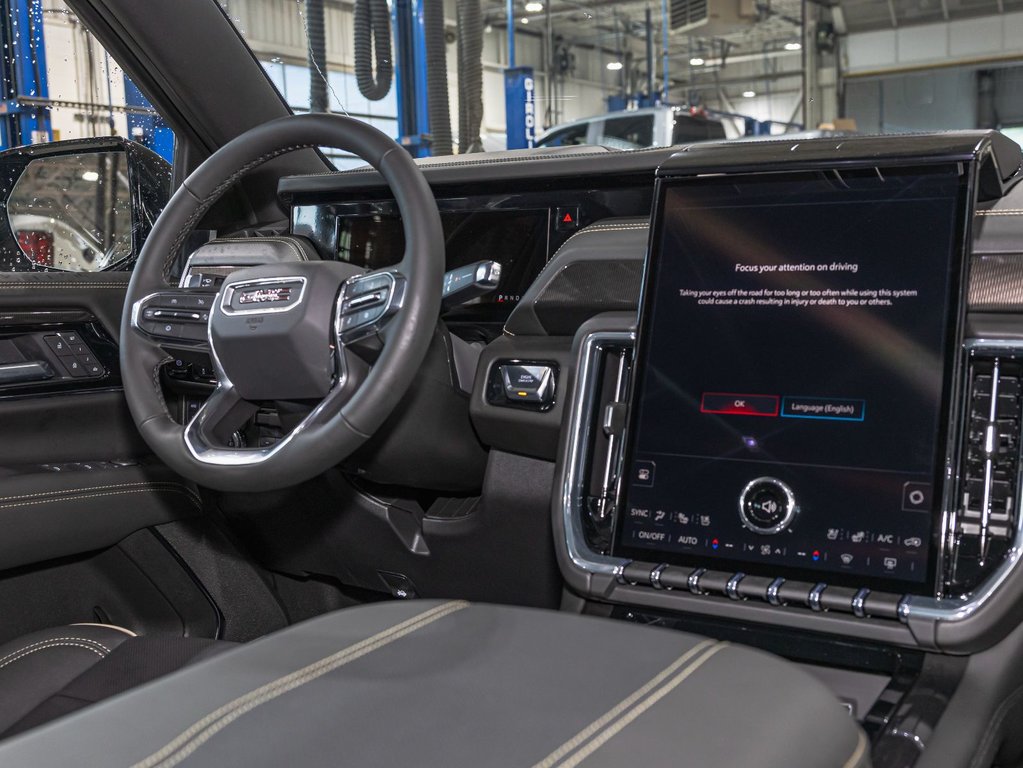2025 GMC Yukon XL in St-Jérôme, Quebec - 31 - w1024h768px