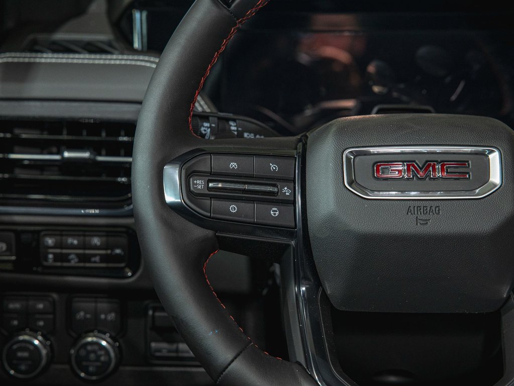 2025 GMC Yukon in St-Jérôme, Quebec - 17 - w1024h768px