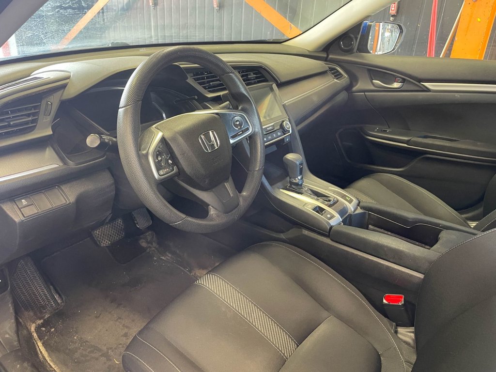 Honda Civic  2018 à St-Jérôme, Québec - 3 - w1024h768px