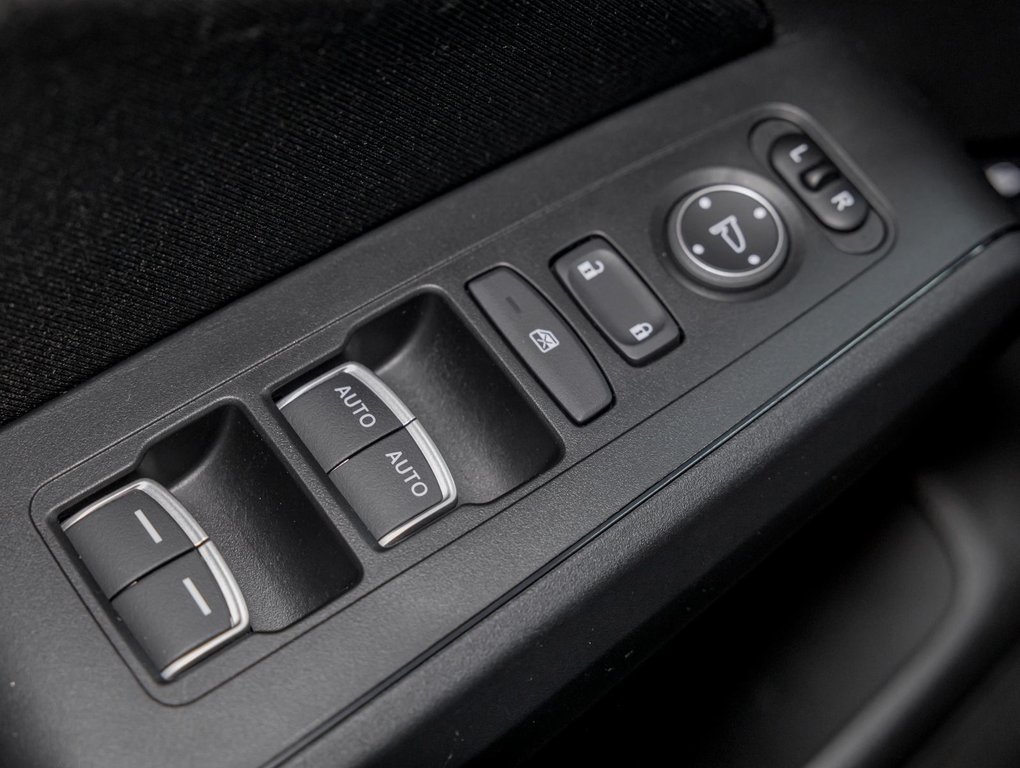 2022 Honda Civic in St-Jérôme, Quebec - 27 - w1024h768px