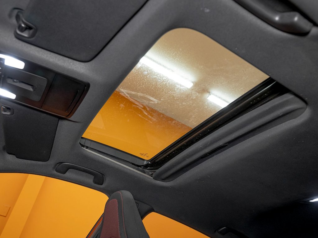 2023 Honda Civic in St-Jérôme, Quebec - 4 - w1024h768px