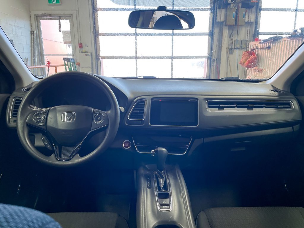 2017 Honda HR-V in St-Jérôme, Quebec - 12 - w1024h768px