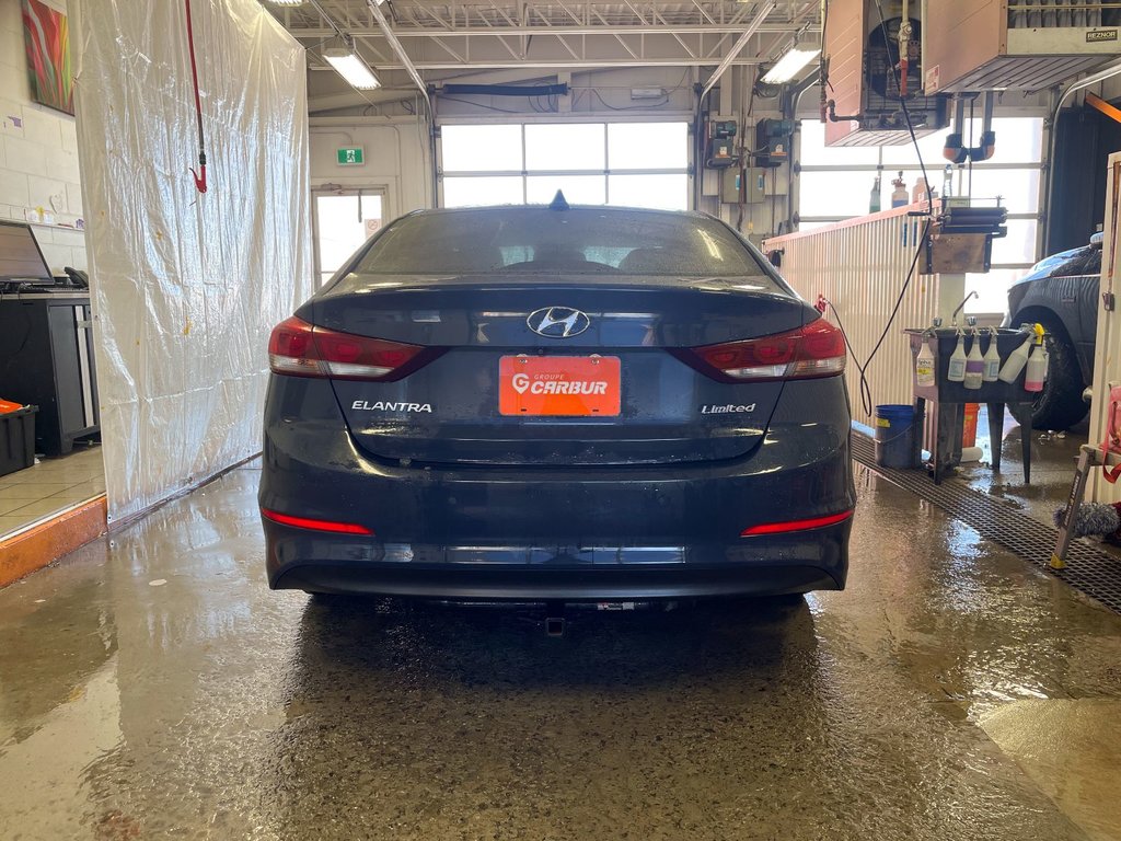 Hyundai Elantra  2017 à St-Jérôme, Québec - 8 - w1024h768px