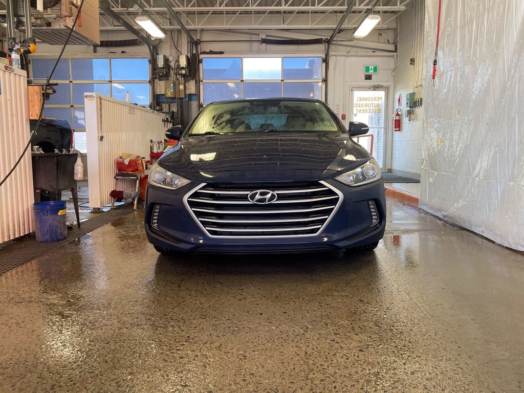 Hyundai Elantra  2017 à St-Jérôme, Québec - 5 - w1024h768px