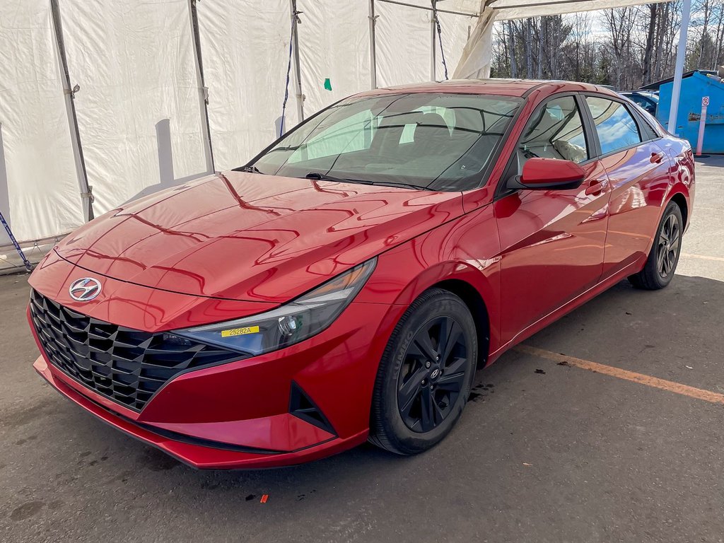 Hyundai Elantra  2021 à St-Jérôme, Québec - 1 - w1024h768px