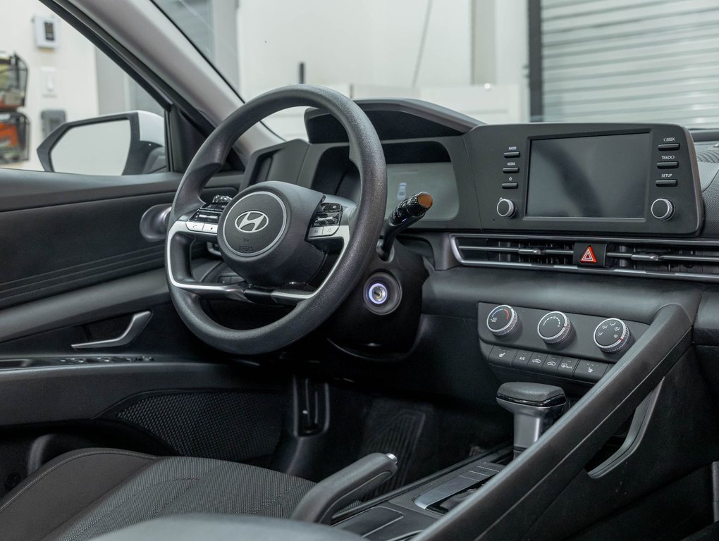 2024 Hyundai Elantra in St-Jérôme, Quebec - 23 - w1024h768px