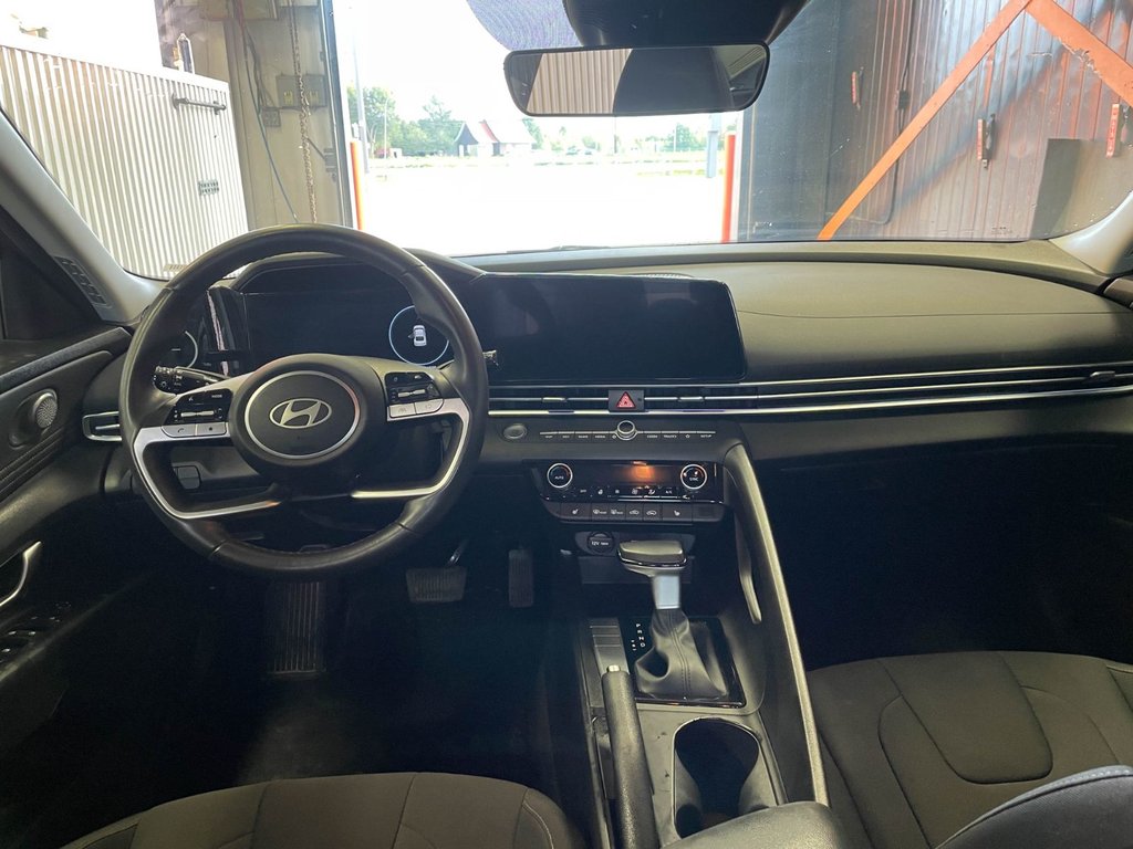 Hyundai Elantra  2025 à St-Jérôme, Québec - 13 - w1024h768px