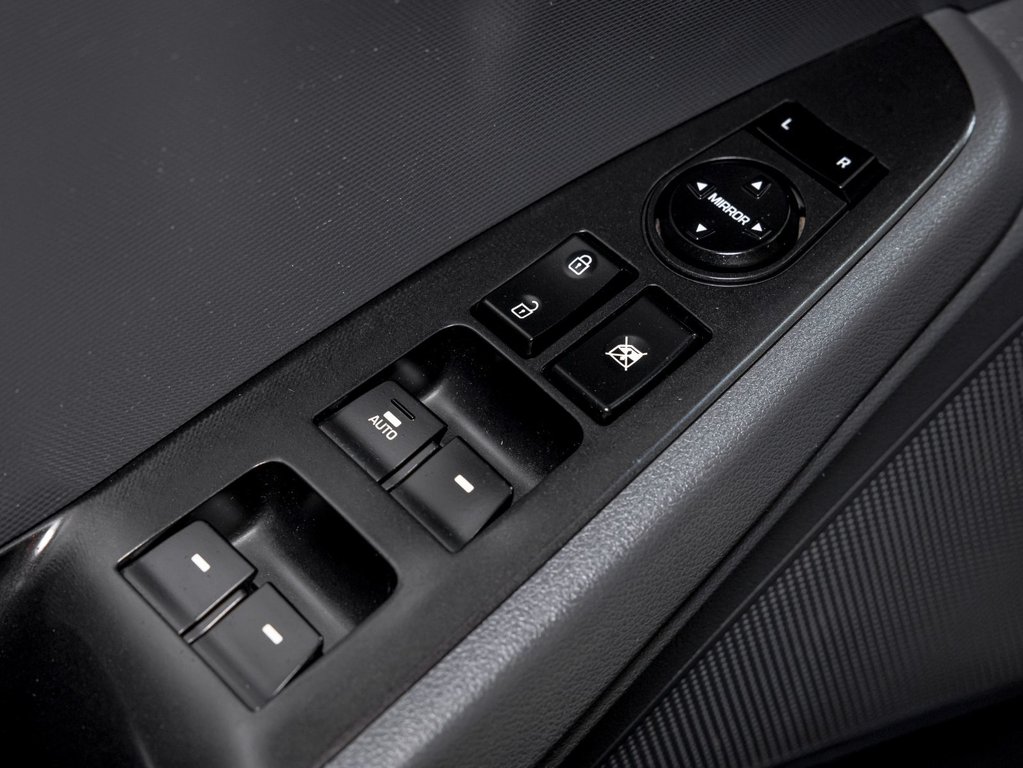 Hyundai Ioniq Electric  2019 à St-Jérôme, Québec - 25 - w1024h768px