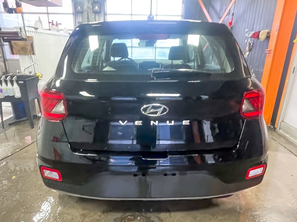 2023 Hyundai Venue in St-Jérôme, Quebec - 6 - w1024h768px