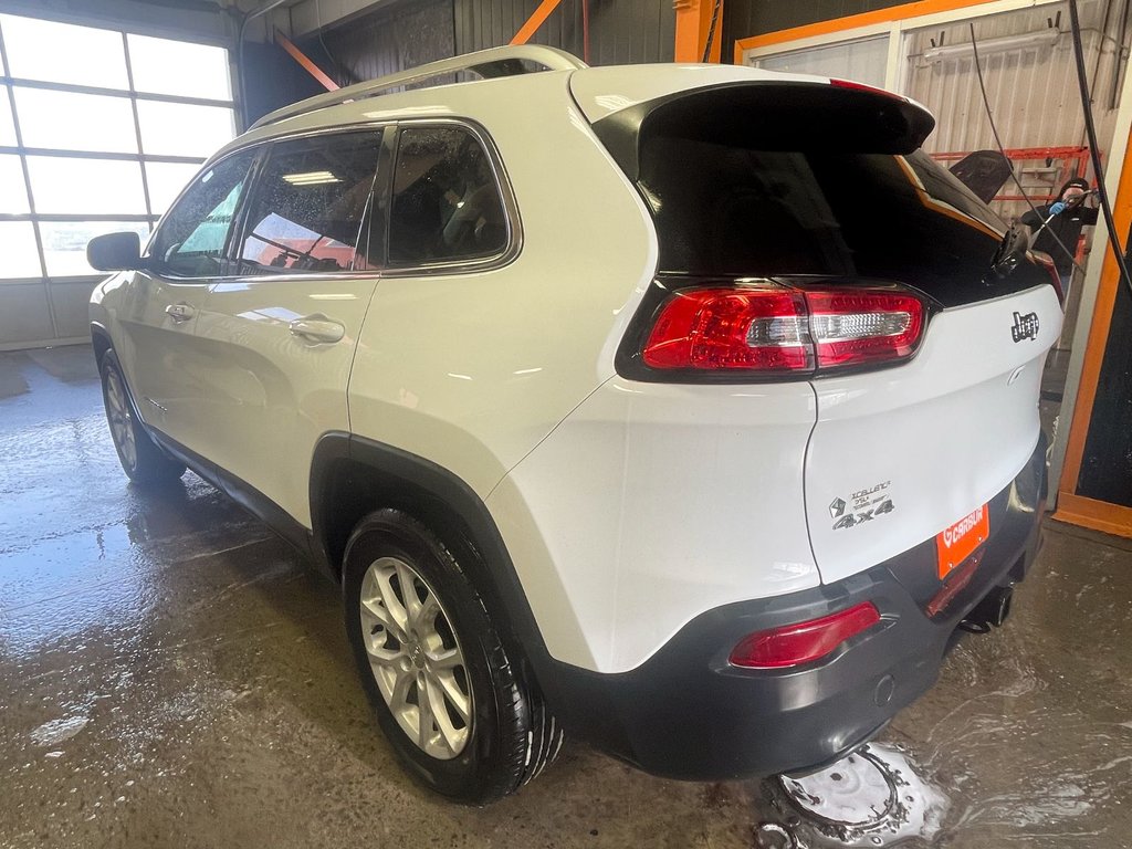 2016 Jeep Cherokee in St-Jérôme, Quebec - 5 - w1024h768px