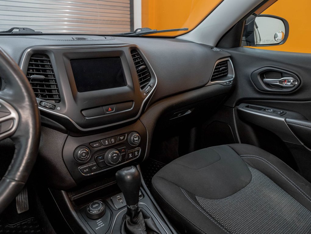 2019 Jeep Cherokee in St-Jérôme, Quebec - 20 - w1024h768px