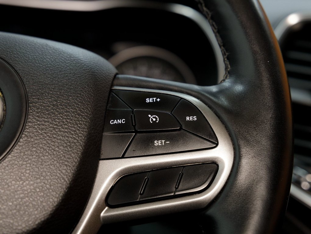 2019 Jeep Cherokee in St-Jérôme, Quebec - 15 - w1024h768px