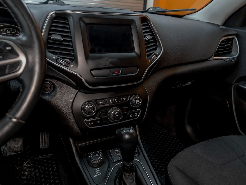 2019 Jeep Cherokee in St-Jérôme, Quebec - 18 - w1024h768px