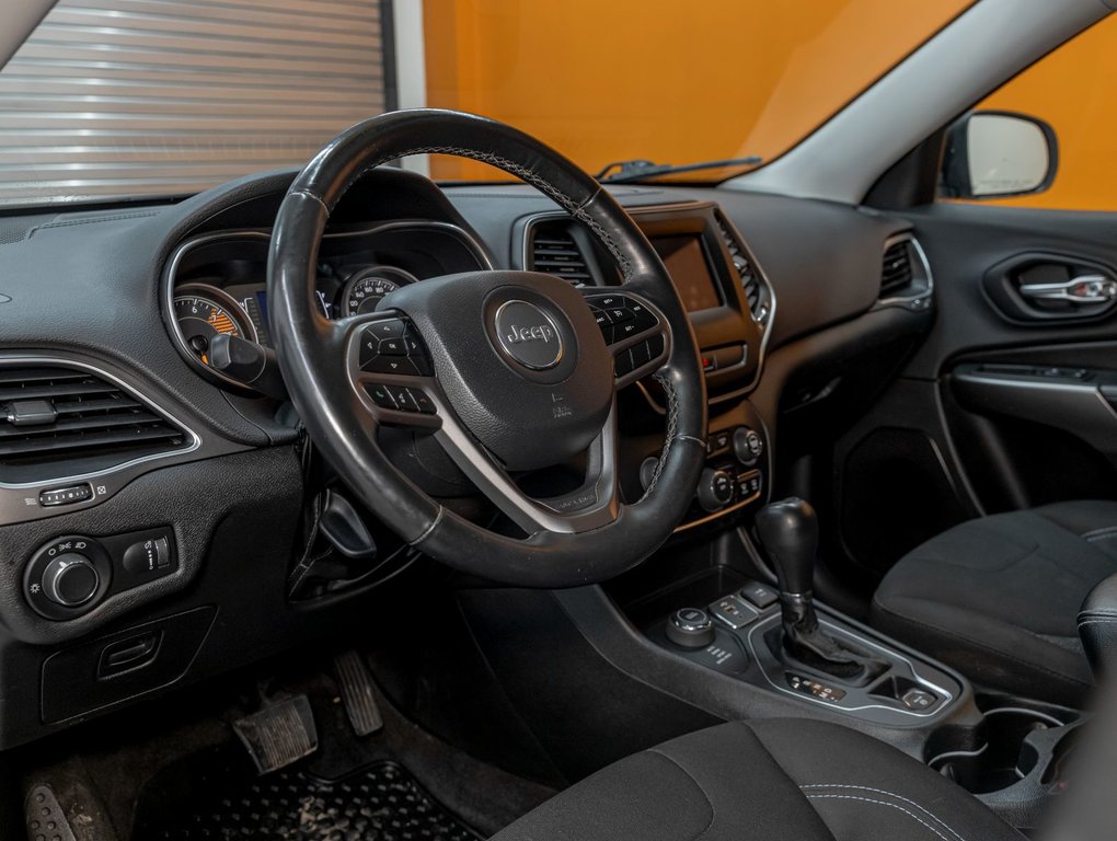 2019 Jeep Cherokee in St-Jérôme, Quebec - 2 - w1024h768px