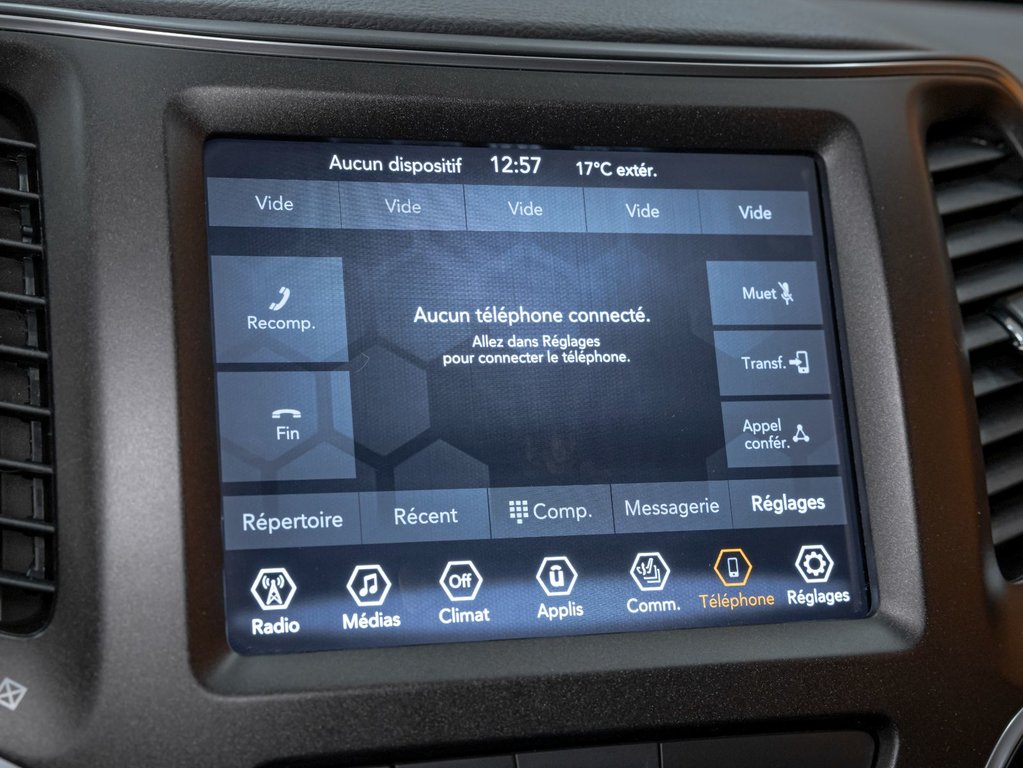 2021 Jeep Cherokee in St-Jérôme, Quebec - 17 - w1024h768px