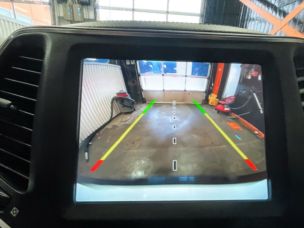 2022 Jeep Cherokee in St-Jérôme, Quebec - 13 - w1024h768px