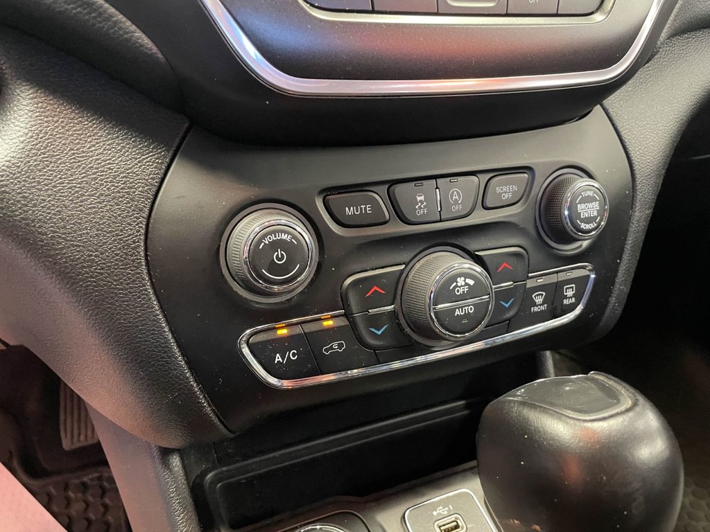 2023 Jeep Cherokee in St-Jérôme, Quebec - 14 - w1024h768px