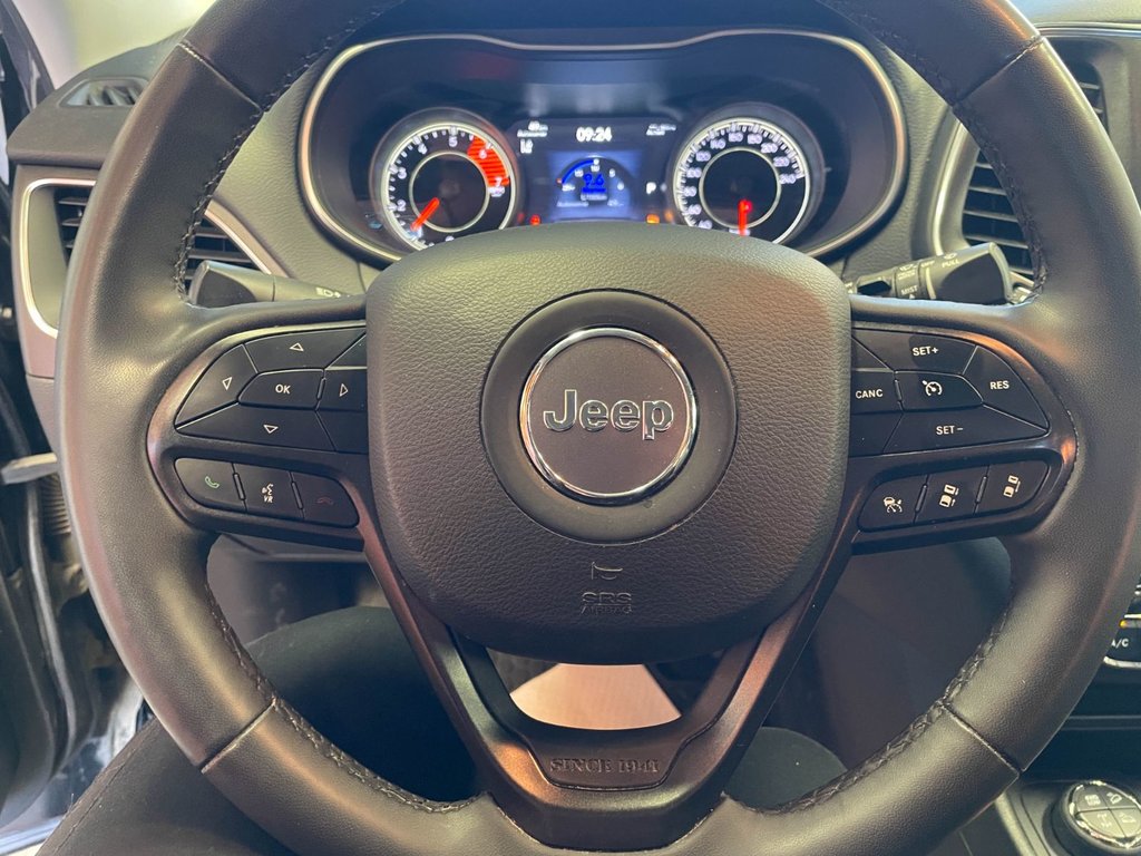 2023 Jeep Cherokee in St-Jérôme, Quebec - 13 - w1024h768px