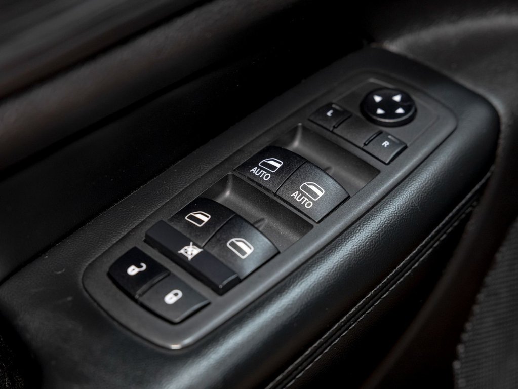 2019 Jeep Grand Cherokee in St-Jérôme, Quebec - 27 - w1024h768px