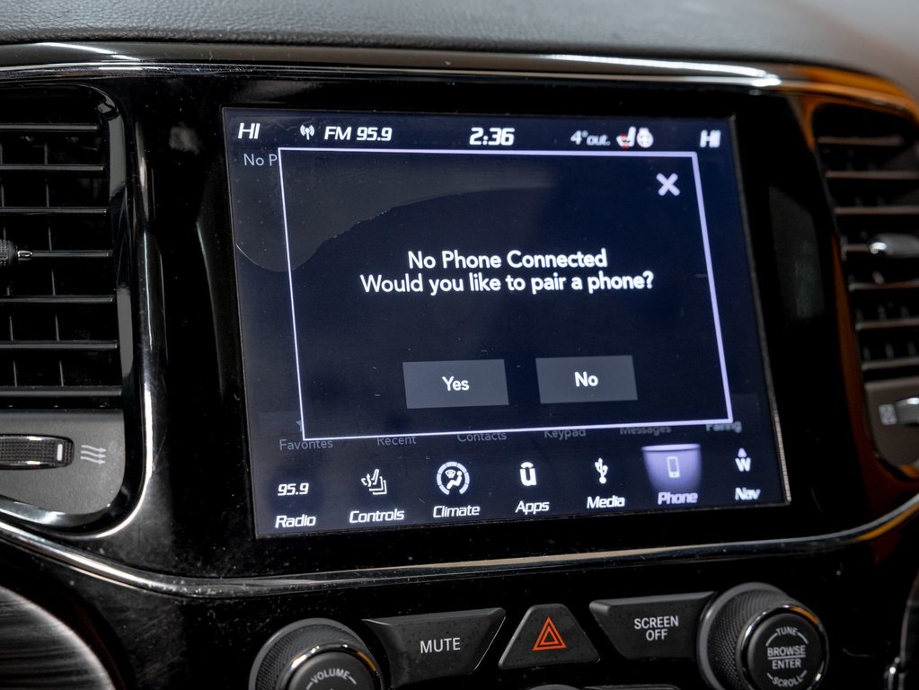 2019 Jeep Grand Cherokee in St-Jérôme, Quebec - 18 - w1024h768px