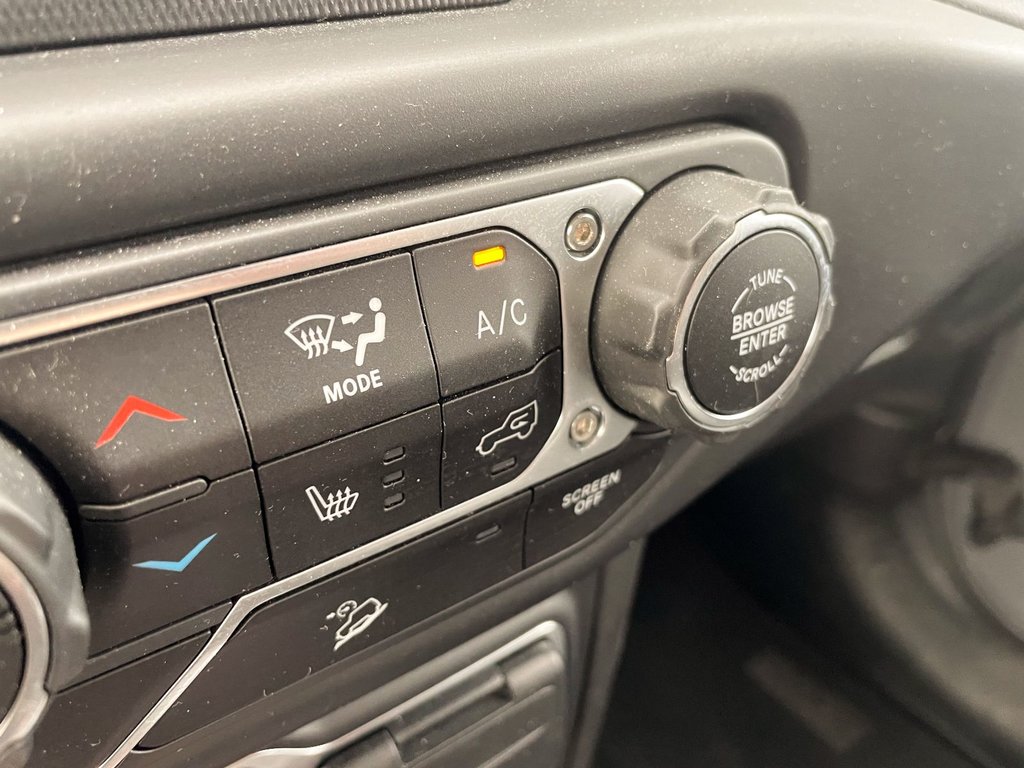 2020 Jeep Wrangler in St-Jérôme, Quebec - 14 - w1024h768px