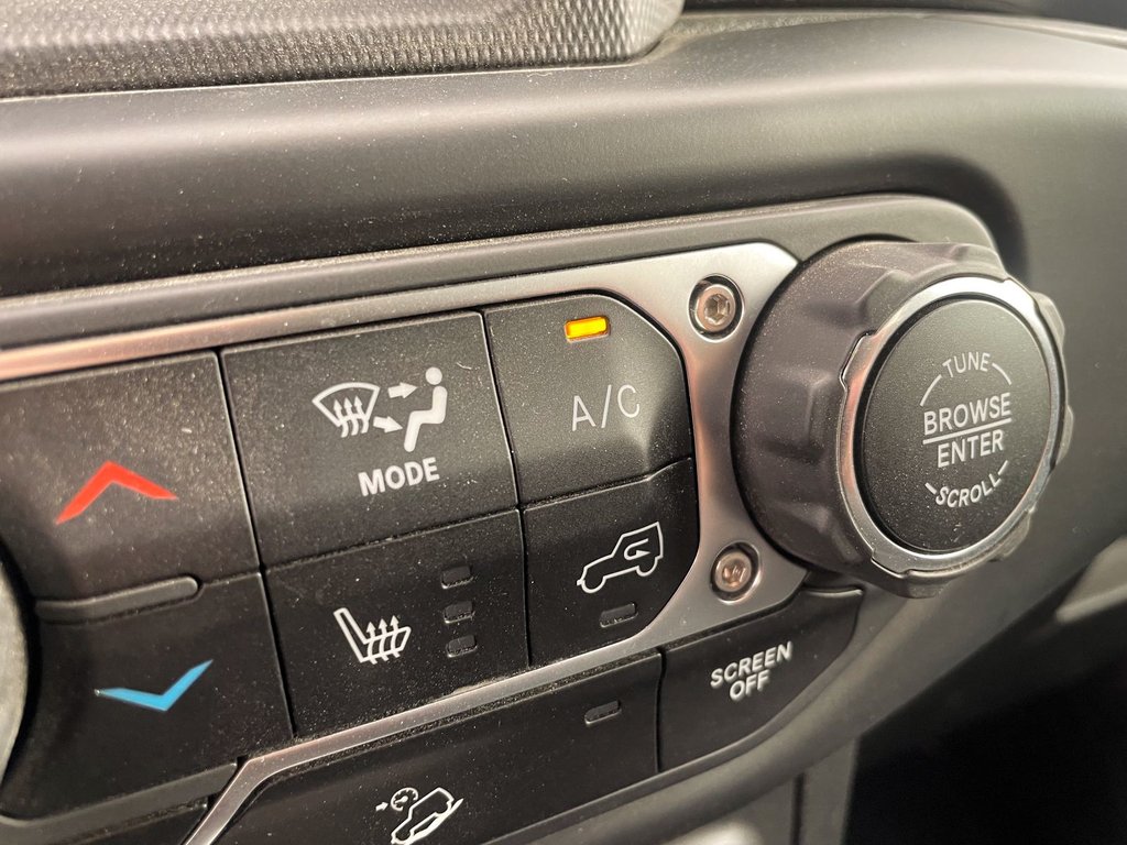 Jeep Wrangler  2020 à St-Jérôme, Québec - 16 - w1024h768px