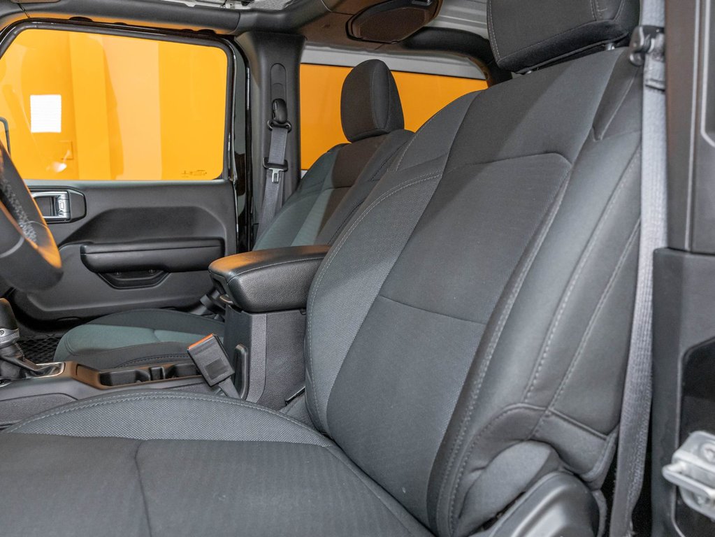 Jeep Wrangler  2021 à St-Jérôme, Québec - 10 - w1024h768px