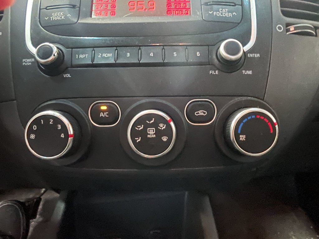 2018 Kia Forte in St-Jérôme, Quebec - 13 - w1024h768px